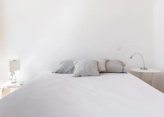 Comfy 3 Bedroom Apartment Campo De Ourique