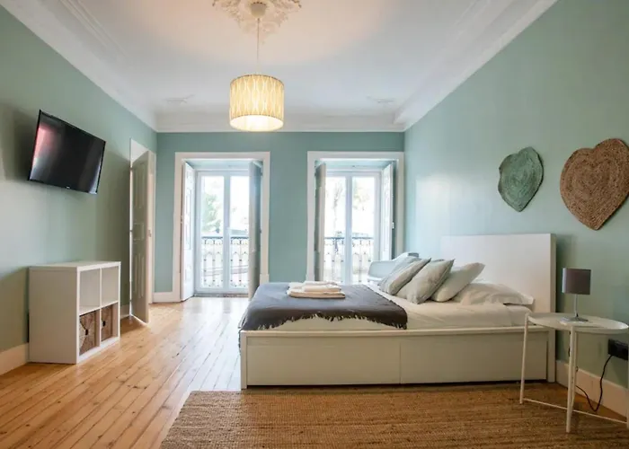 Peaceful 2Bedrooms W Patio In Lisbon