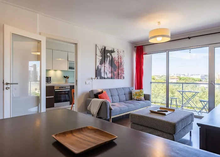 Lovely 1 Bdr Apartment With Pool By Lovelystay