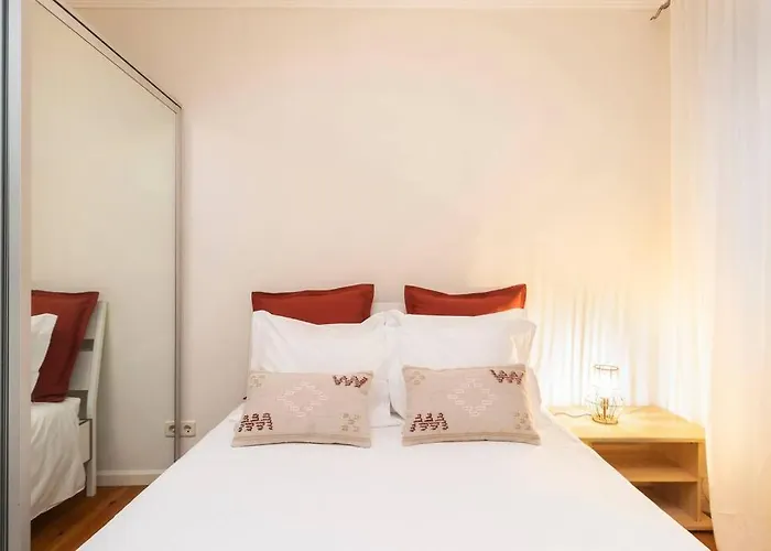 Spacious Apartment Near Saldanha