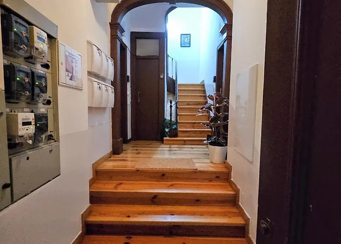 Vila Queiros, 6