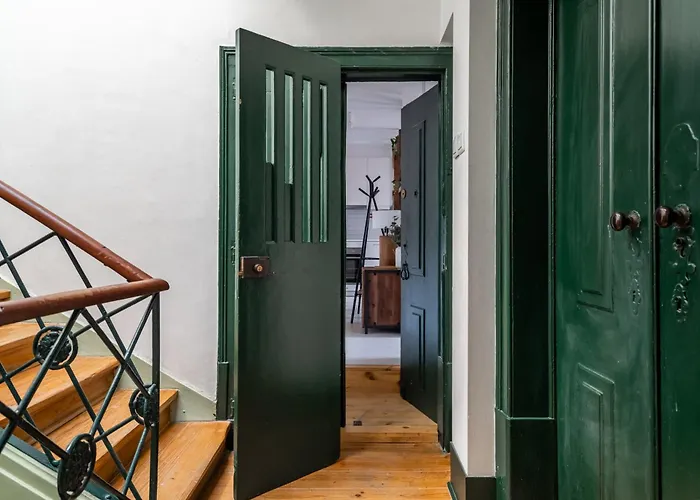 Lovely 2 Bedroom Apartment In The Heart Of Lisbon