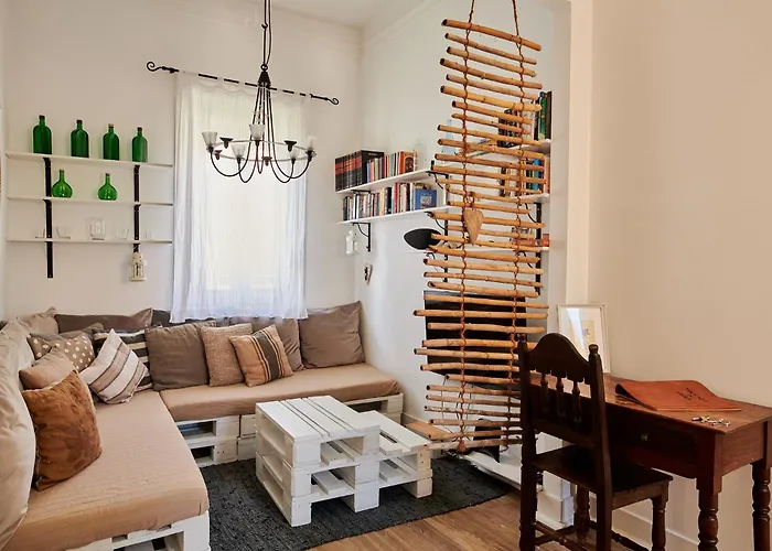 Lisbon Nest