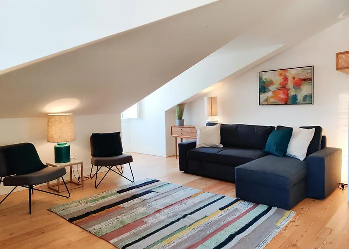 Feels Like Home Downtown Modern Apartment