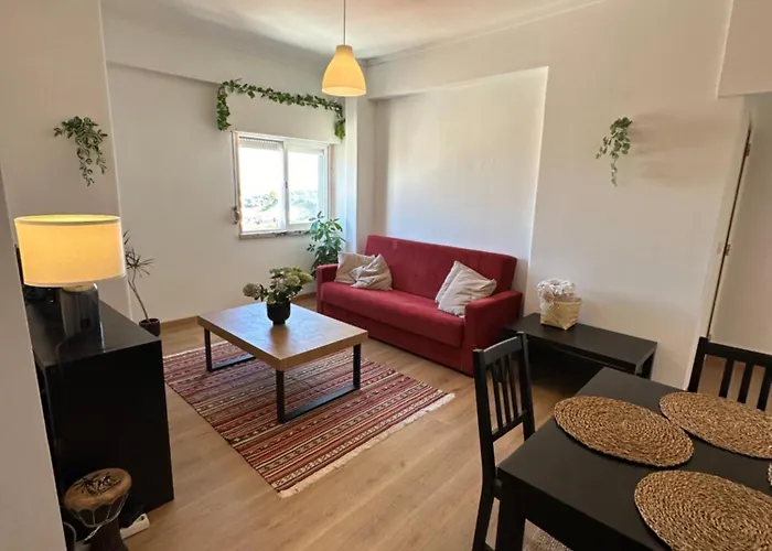 Bright Spacious 1 Bedroom Apartment