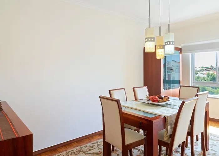 Lovely 2 Bedroom Apartment With Terrace In Cascais