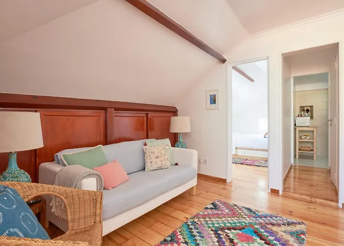 Central, Comfy And Light-Filled Apt, By Timecooler