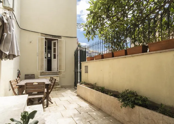 Apartment With Terrace In Downtown - Ttl279