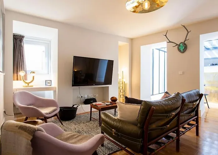 Bica Lux Secret Terrace 2-Bedroom Apartment