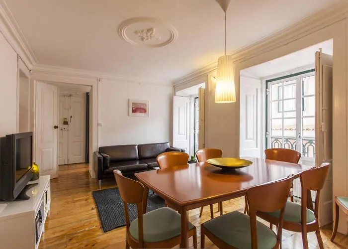 C2 Bairro Alto 18Th Century Beautiful Apartment