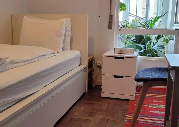 Cozy Room Near Airport , Metro And Train Station