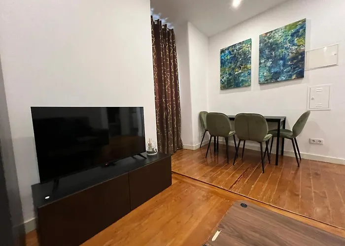 32 2 - Heart Of Lisbon Private Apartment, Bairro Alto