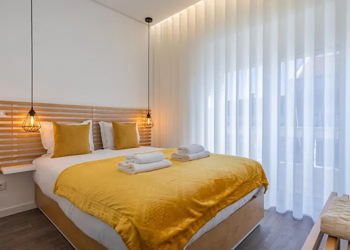 New Apartment By The Metro IV