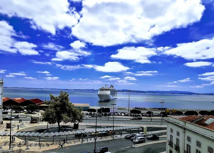 Very Sunny Apartment With Large Balcony 3Rd Floor