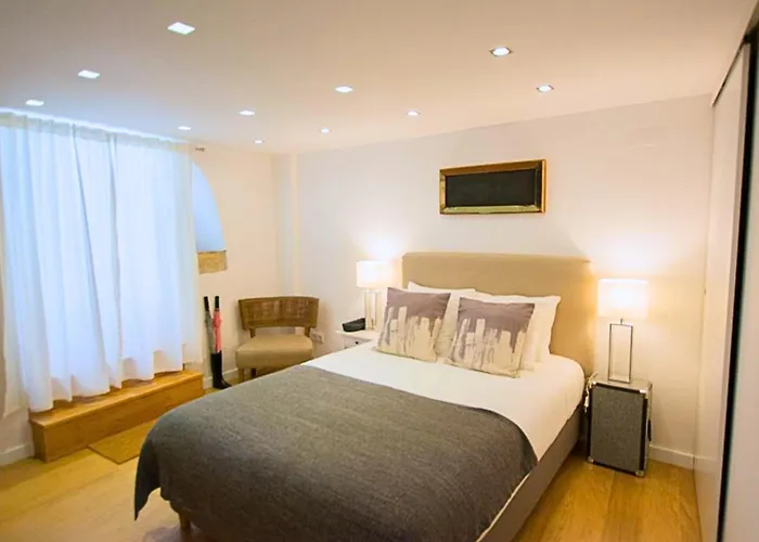 Alfama Steps Studio