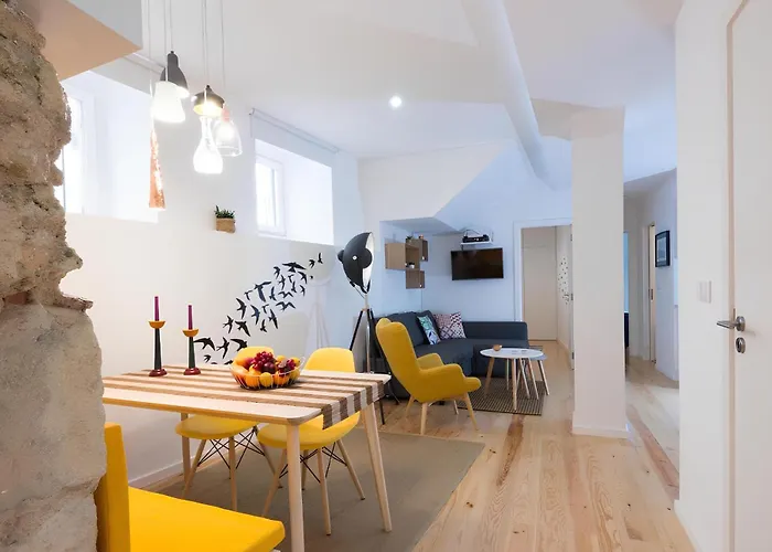 Casa Do Castelo 1- Work Or Relax In The Historic Heart Of Lisbon!