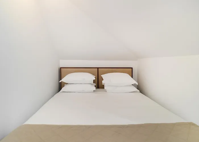 Whome Alfama Studio Prime Location Explore Lisbon W/ Style