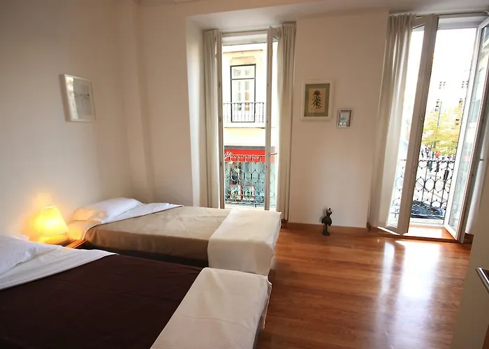 Myplace - Lisbon - Camoes