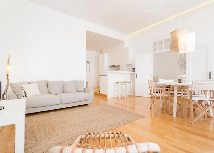 Feels Like Home Baixa Modern Apartment