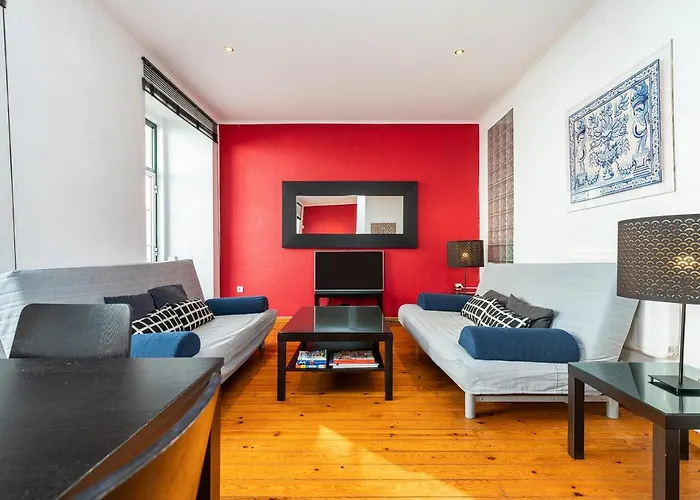 Charming 2 Bedroom Apartment next to Praça da figueira