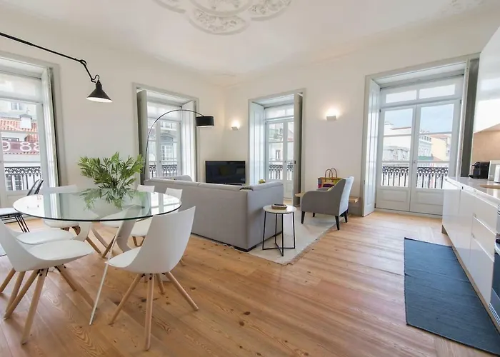 NEW! Unique 2 Bdr Apt River View Baixa Alfama C