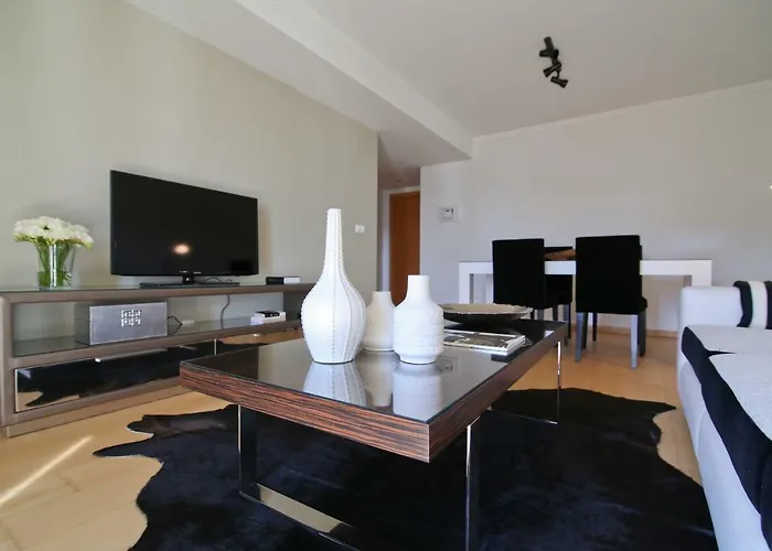 Panoramic Living