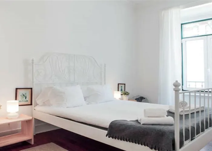 Spacious Tailor Made Bairro Alto
