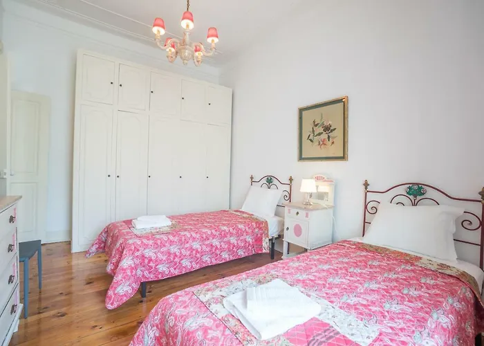 Campo Pequeno 3Bdr Apartment