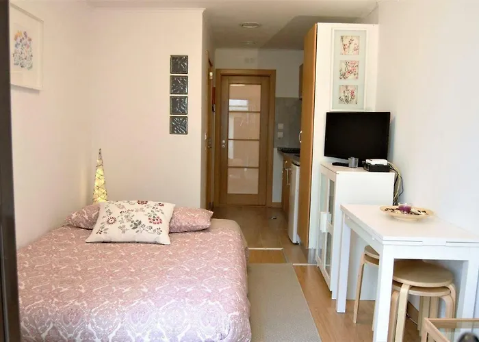 Stay In The Heart Of Alfama!
