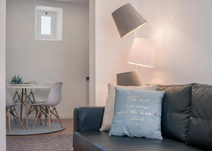 Brand New Downtown Apartment