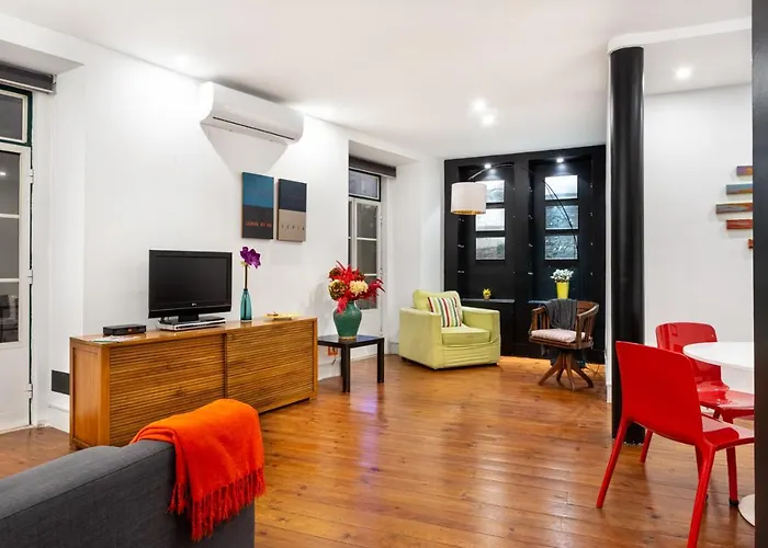 Joivy Bold And Colourful 1-Bed Flat At The Heart Of Chiado, Nearby Carmo Convent