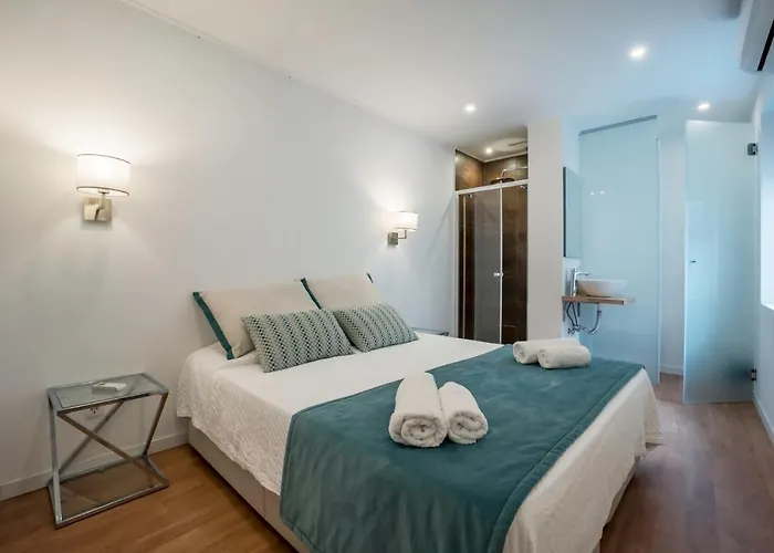 Beautiful Downtown Apartment