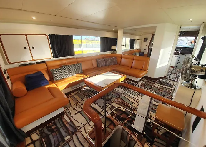 Lisbon Sea Suites - Lisbon Boat