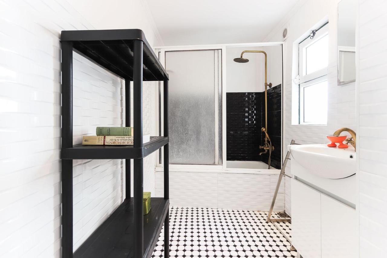 Downtown Stylish By Homing Apartment