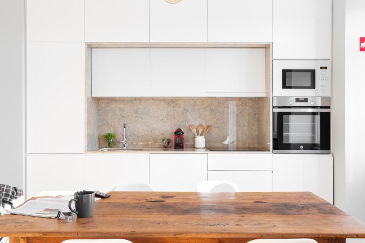 Joivy Marvelous 3-bed With Astonishing View And Terrace, Nearby St George Castle Appartement Lisboa