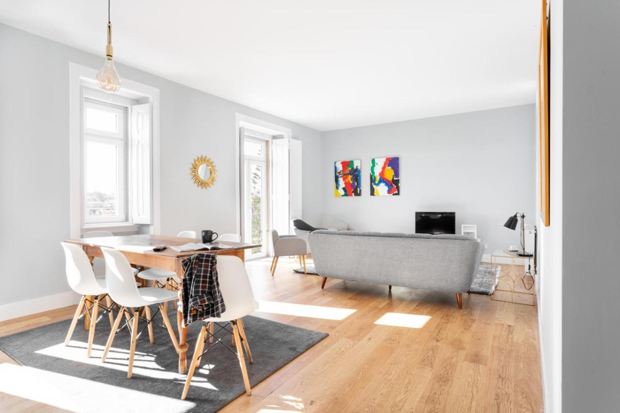 Joivy Marvelous 3-bed With Astonishing View And Terrace, Nearby St George Castle Appartement Lisboa
