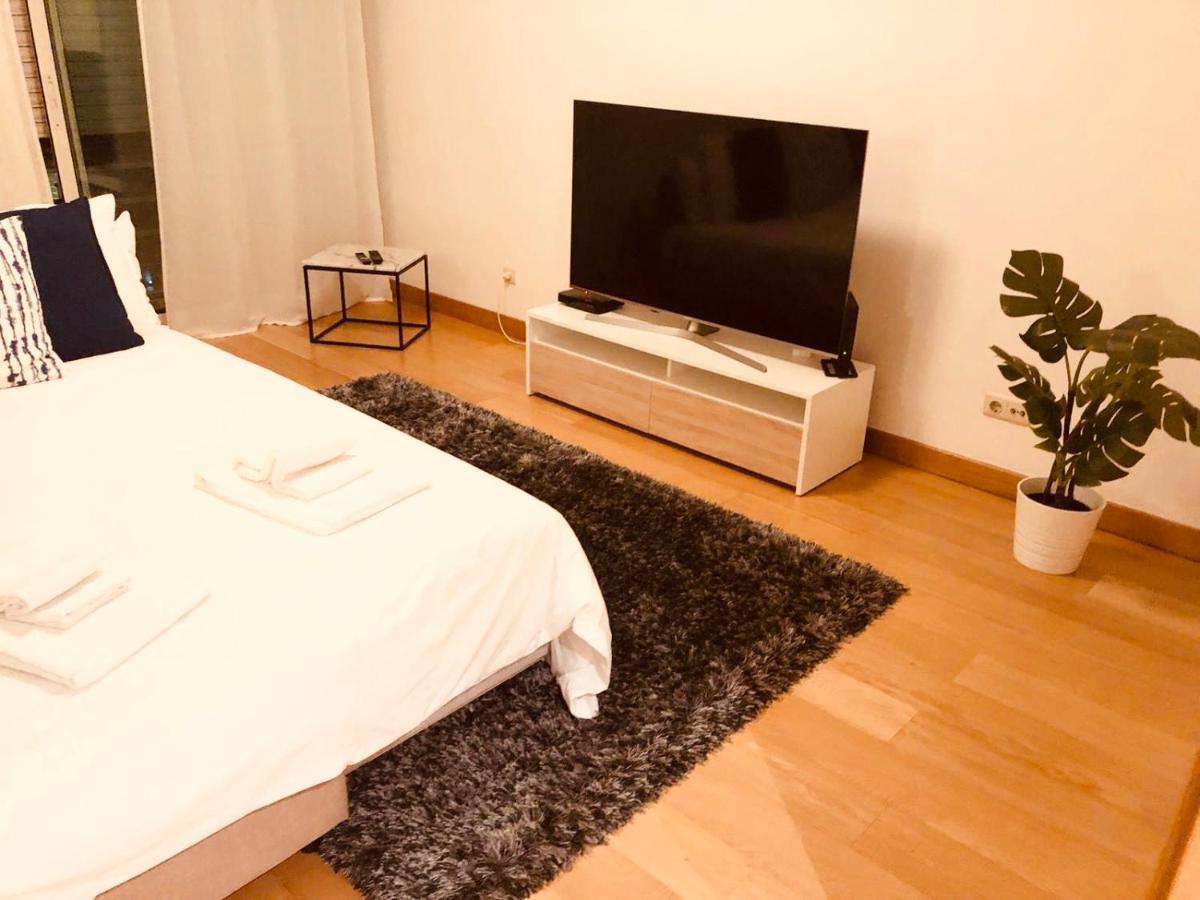 Orient - Modern, Spacious And Sunny! By The River! Appartement