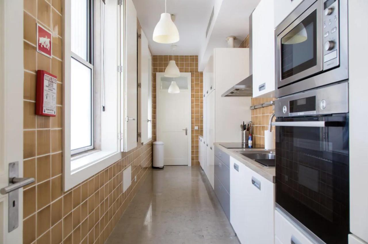 Beautiful 3-story House In Chiado With A 40m² Private Terrace Apartment Lissabon