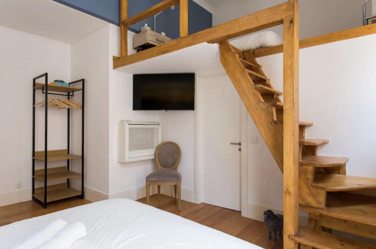 Beautiful 3-story House In Chiado With A 40m² Private Terrace Apartment Lissabon