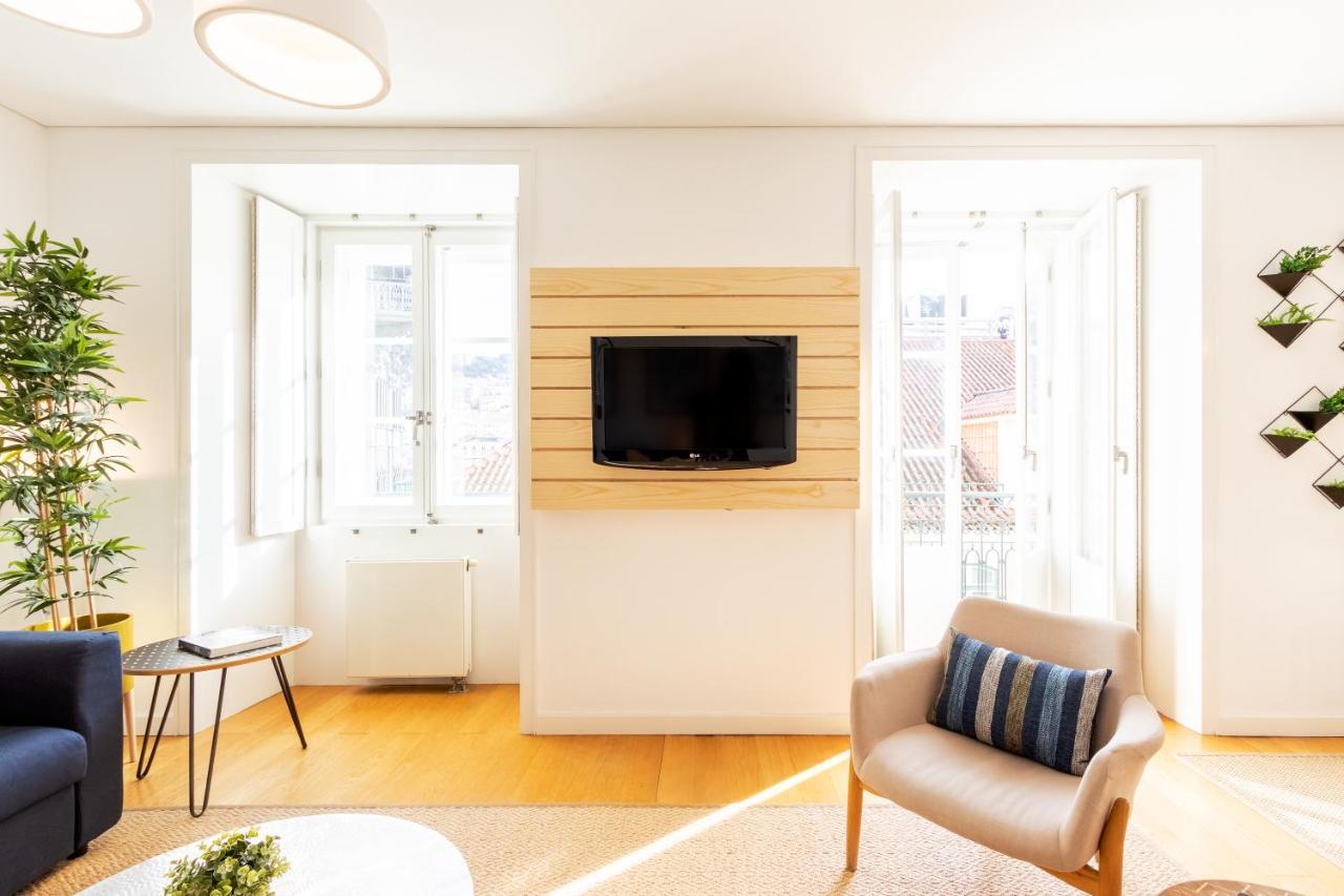 Joivy Chiado Self Check-in 2-br Flat With Parking Appartement Lissabon