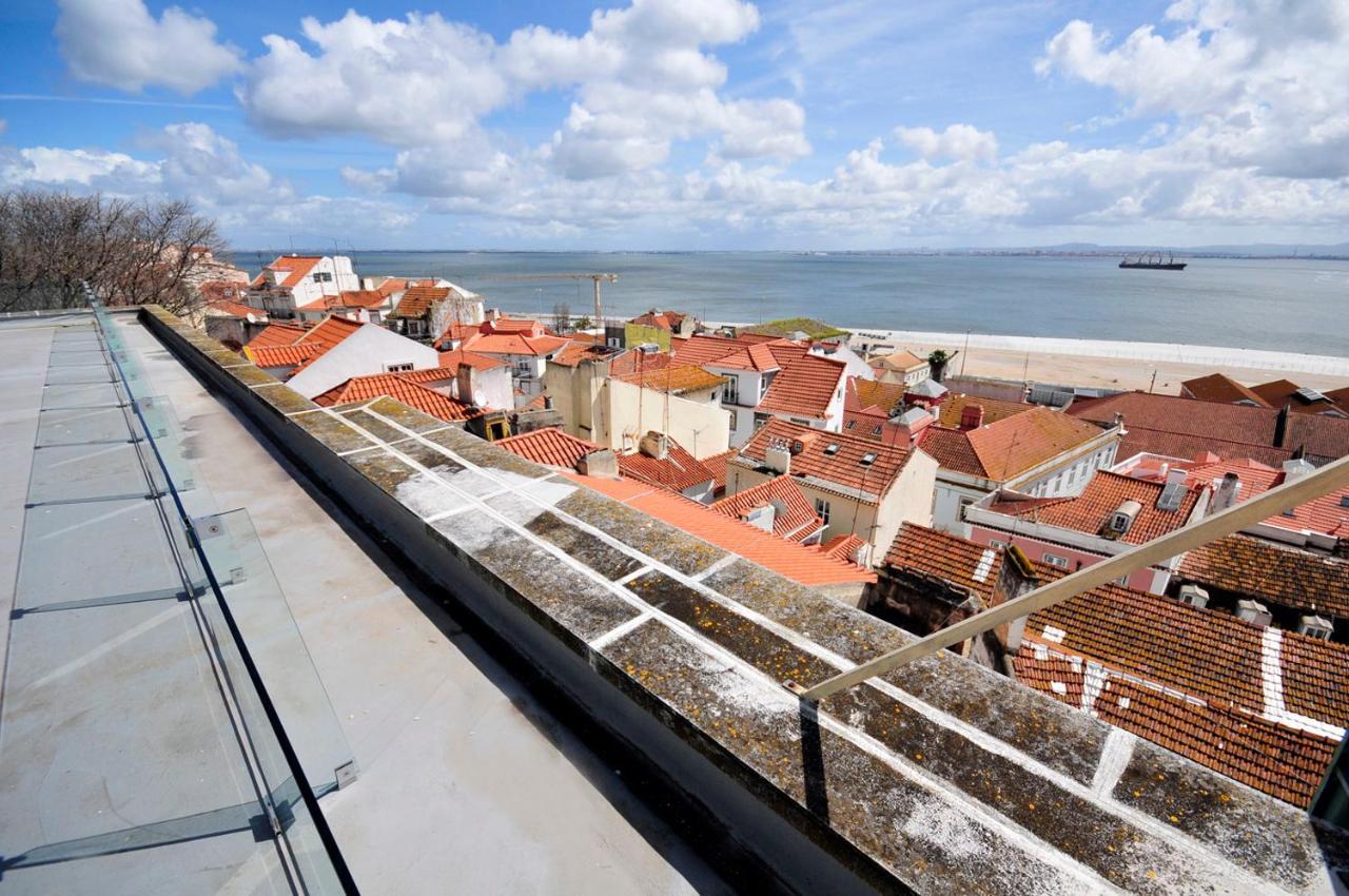 Apartment Charming In Alfama With River View! Lisbon