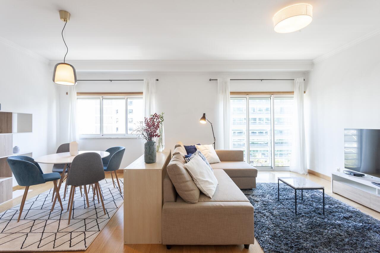 Orient - Modern, Spacious And Sunny! By The River! * Lissabon