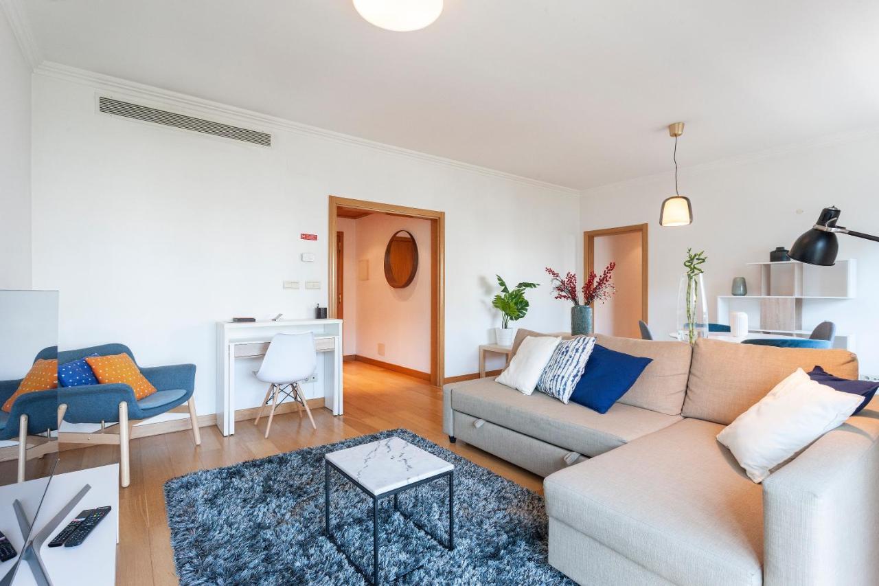 Appartement Orient - Modern, Spacious And Sunny! By The River!