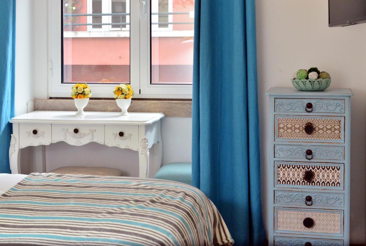 Sweet Suites Guesthouse Close To Famous Avenue Liberty 3*