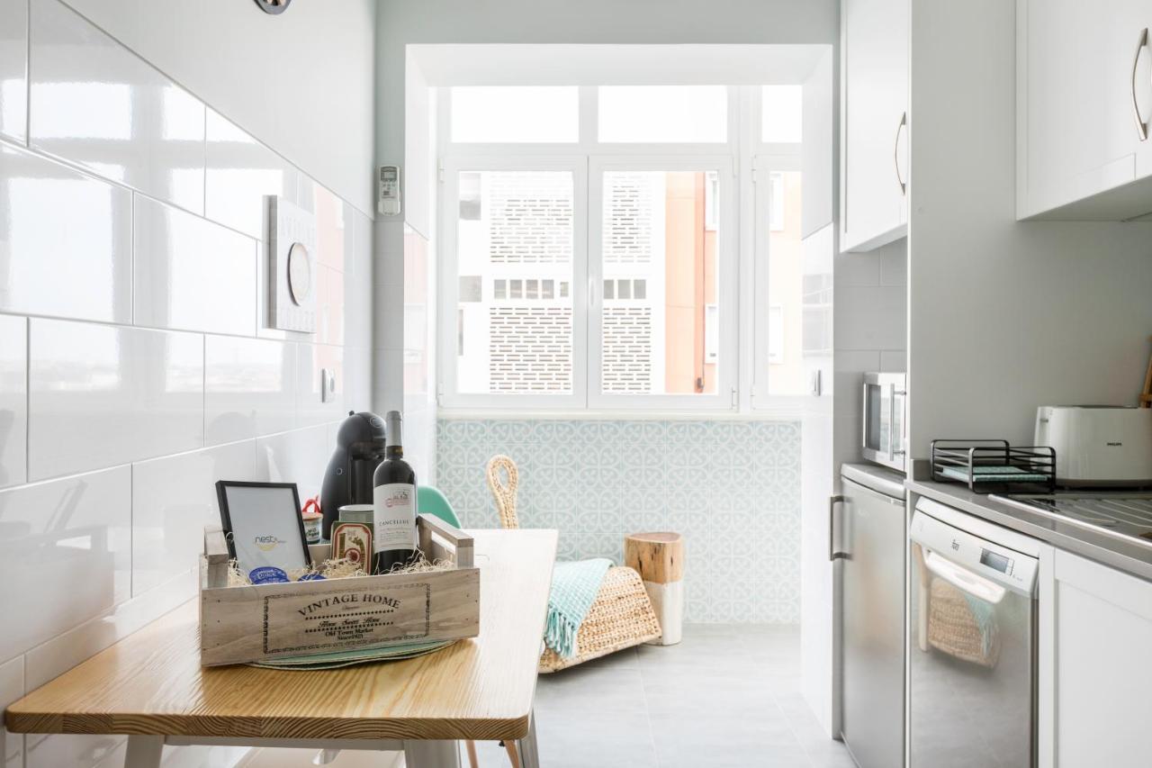 Stroll To Coffee Shops Near A Renovated Hillside In Graca * Lissabon