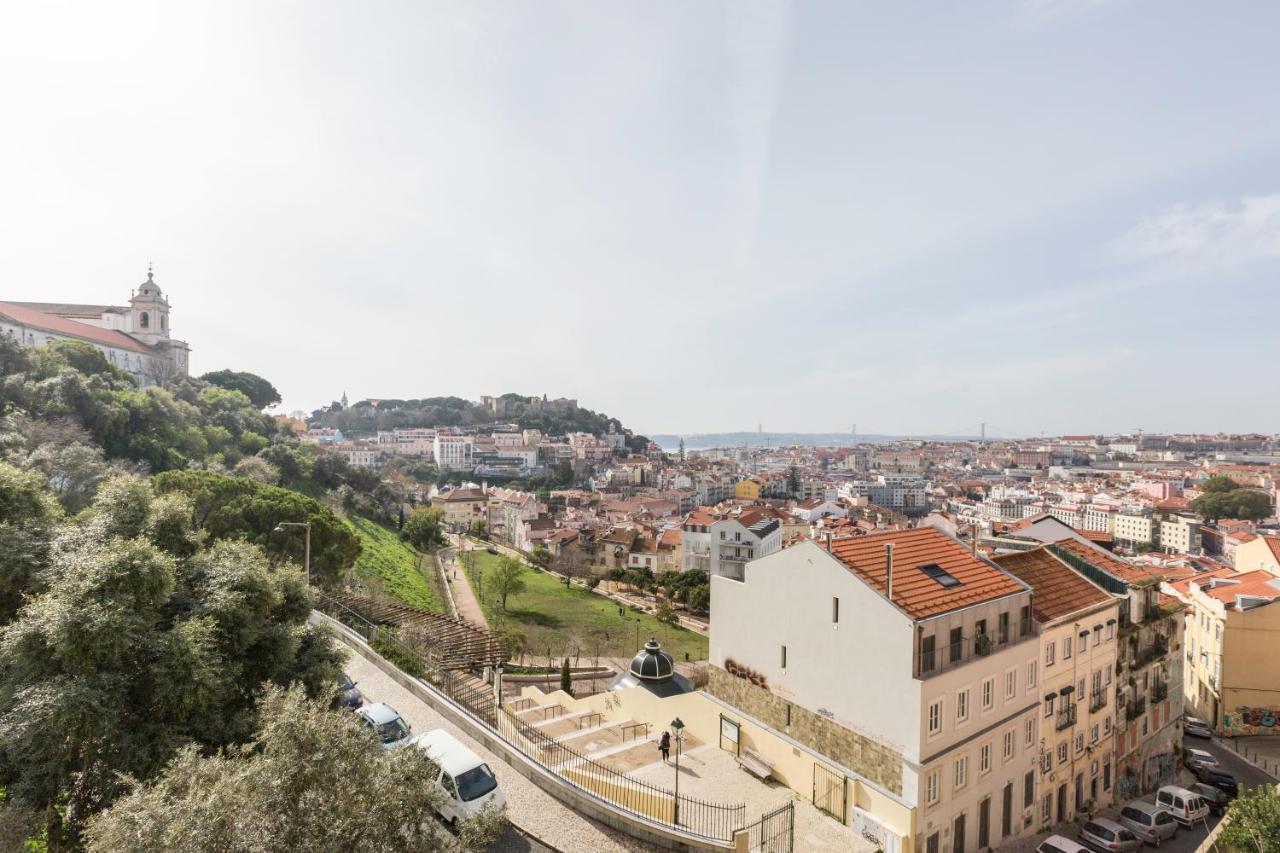 Stroll To Coffee Shops Near A Renovated Hillside In Graça *