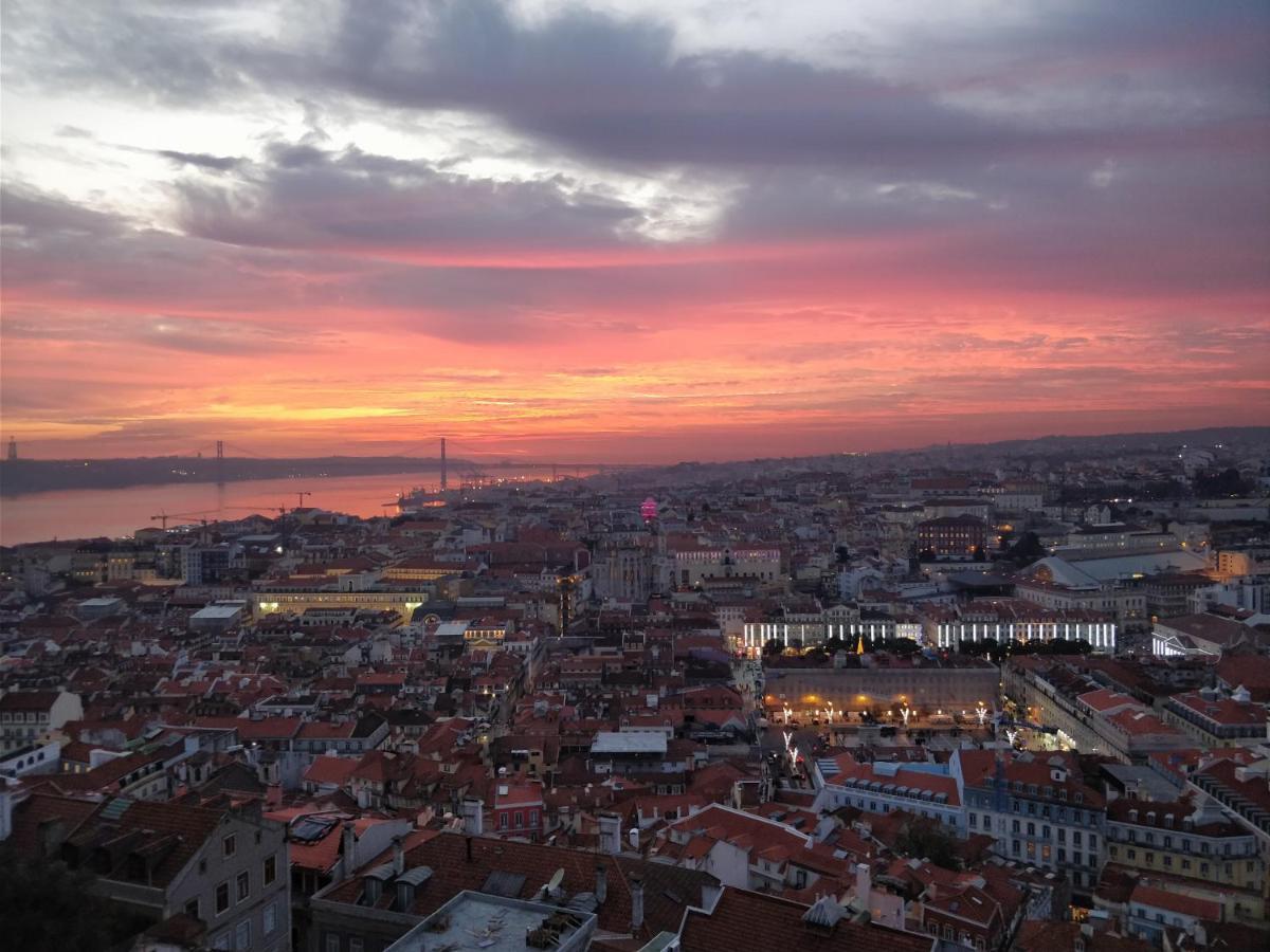 Stroll To Coffee Shops Near A Renovated Hillside In Graca * Lissabon