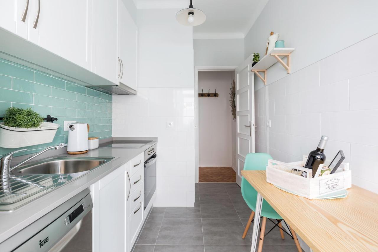 Appartement Stroll To Coffee Shops Near A Renovated Hillside In Graca *