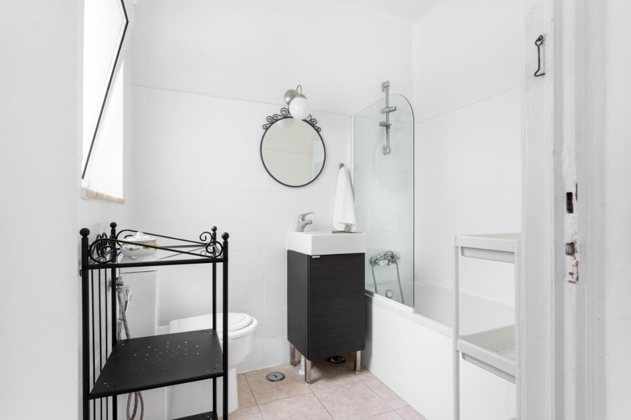 Altido Stunning 4br Apt With Terrace And Seaview In Alfama