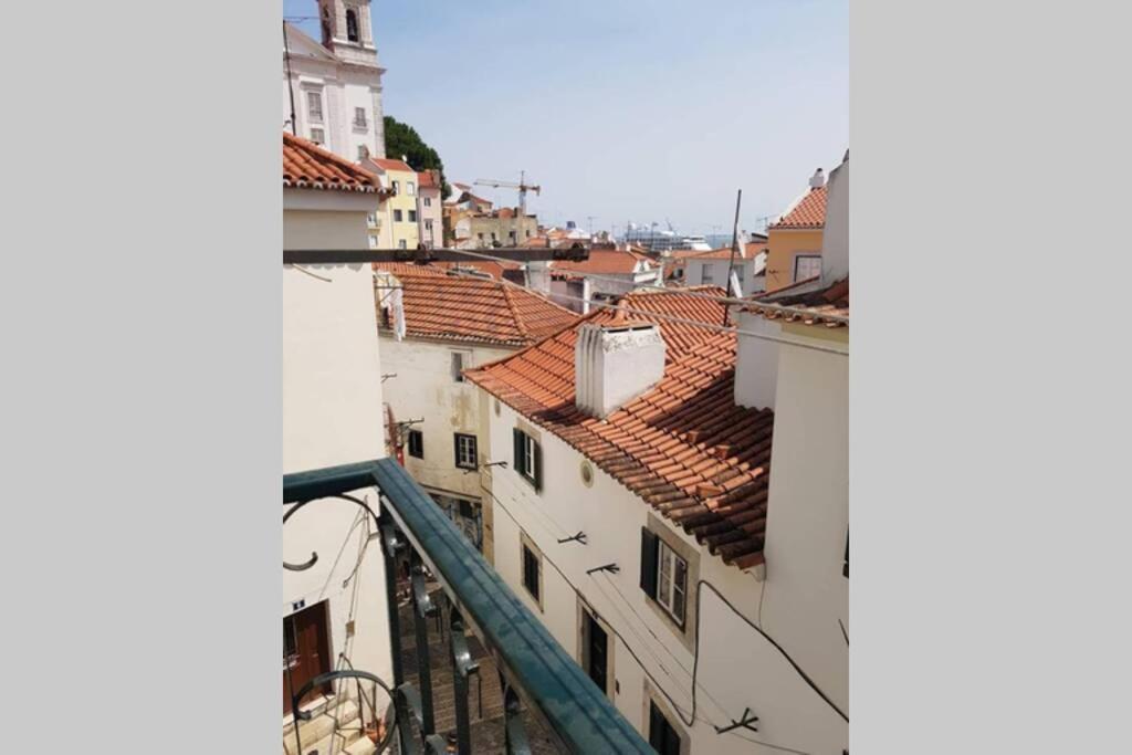 Apartment Inloveapartments - Typical Alfama Balcony Lisbon